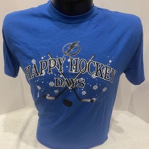 Adult Sz M NHL Tampa Bay Lightning Happy Hockey Days short sleeve shirt.